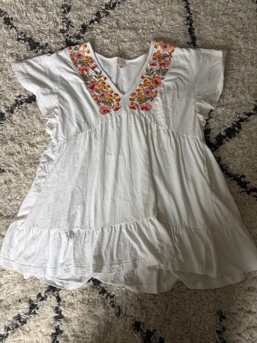 White Women’s Embroidered V-Neck Tunic Top